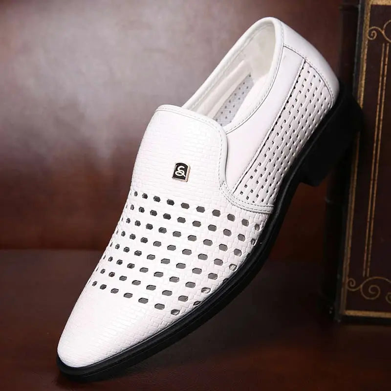 2023 Holes Summer Men's Shoes Soft Leather Formal Shoes Men Flats Pointed Toe Social Mens Dress Shoes Oxford Breathable Footwear