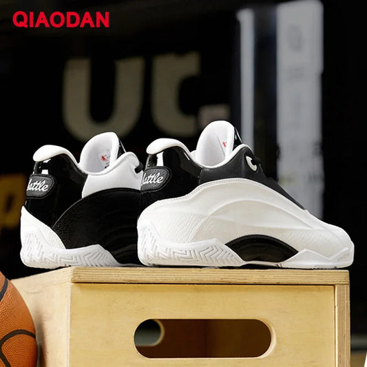 QIAODAN Fashion Basketball Shoes Men's 2024 Autumn Winter New Casual Leather Cushioning Wear-Resistant Sports Shoes XM35240106